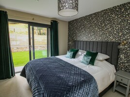 3 dormitorios, decoración individual, mobiliario individual