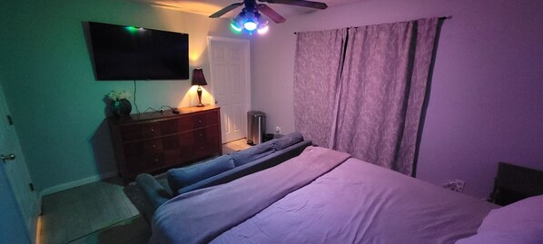 베이직룸 | 무료 WiFi, 침대 시트