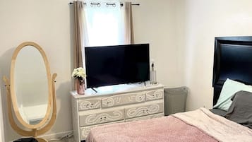 Traditional Room | Free WiFi, bed sheets