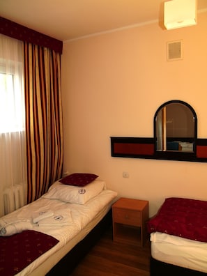 3 camere