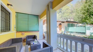 Căn hộ dành cho gia đình, 1 phòng ngủ, lò vi sóng (Niko's House Salò near Lake & beach) | Hiên
