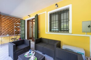Perhehuoneisto, useita makuuhuoneita (Niko's House Salò near Lake & beach) | Ulkoalueet