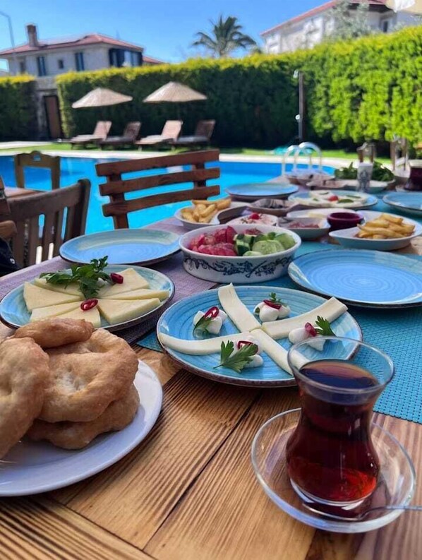 Desayuno completo incluido todos los días