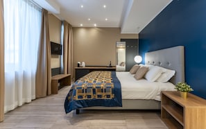 1 bedroom, premium bedding, in-room safe, desk