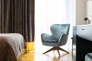 Premium bedding, in-room safe, desk, soundproofing - Missori Suites (Milan)
