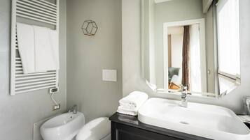 Deluxe-Zimmer, Stadtblick | Badezimmer