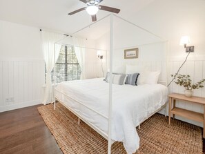 2 bedrooms, iron/ironing board, travel crib, free WiFi