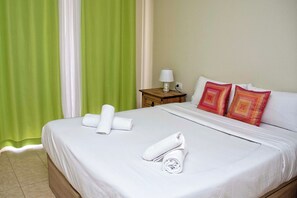 Iron/ironing board, travel cot, free WiFi, bed sheets - - (Puerto de Santiago)