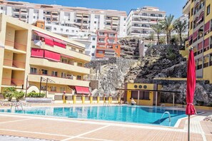 Pool - - (Puerto de Santiago)