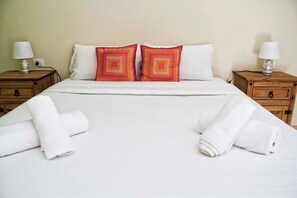 1 slaapkamer, een strijkplank/strijkijzer, gratis wifi, beddengoed
