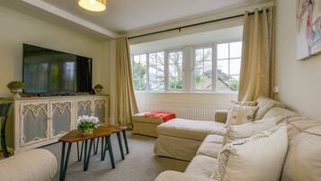 Cottage | Living area