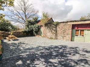 Cottage | Property grounds