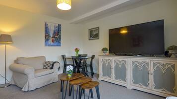 Cottage | Living area