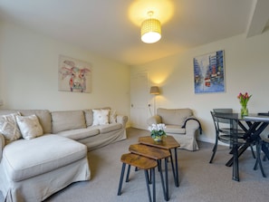 Cottage | Living area