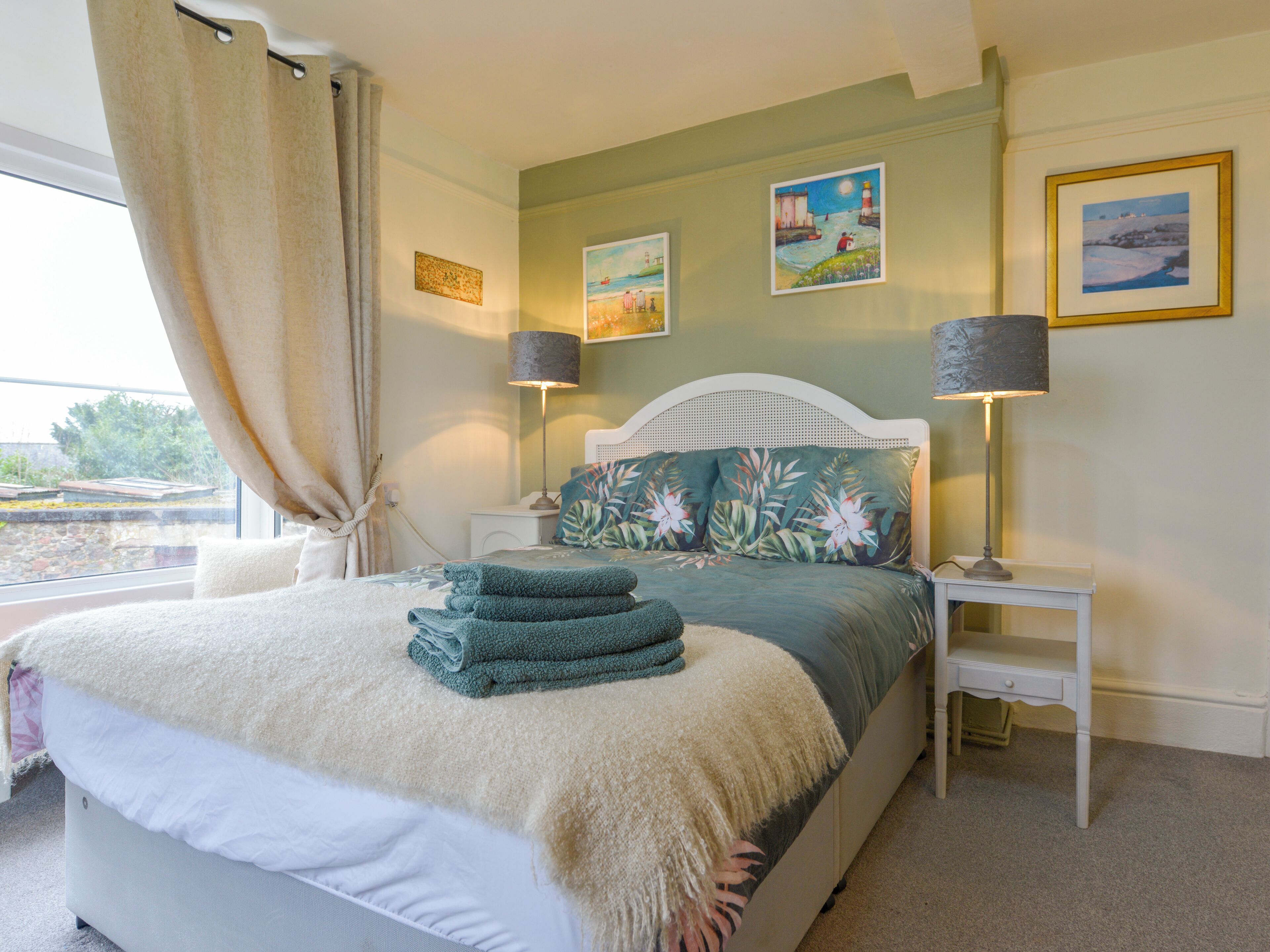 Cottage | 2 bedrooms, individually decorated, individually furnished, free WiFi