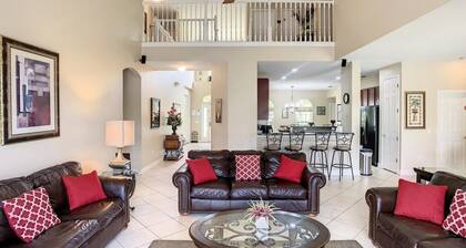 Fantastic 7 Bed 6 Bath In Prestigious Gated Comm. 7 Bedroom Villa by Redawning