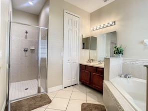 Bathroom - Fantastic 7 Bed 6 Bath In Prestigious Gated Comm. 7 Bedroom Villa by Redawning (Kissimmee)