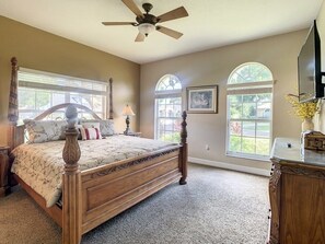 7 bedrooms, iron/ironing board, free WiFi - Fantastic 7 Bed 6 Bath In Prestigious Gated Comm. 7 Bedroom Villa by Redawning (Kissimmee)