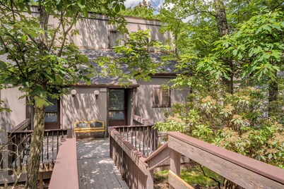 Cozy but spacious place with walking distance to s