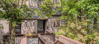 Cozy but spacious place with walking distance to s