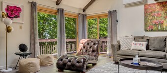 Cozy but spacious place with walking distance to s