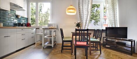 Standard-Apartment | Eigene Küche | Kühlschrank, Mikrowelle, Herdplatte, Wasserkocher