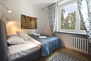 2 bedrooms, iron/ironing board, free WiFi, bed sheets - P&O Apartments Bielańska (Warsaw)