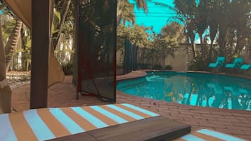 Piscine extérieure, piscine chauffée