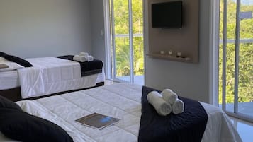 Quarto quádruplo família | 1 quarto, roupas de cama antialérgicas, escrivaninha, Wi-Fi de cortesia