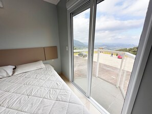 Standard Room | Hypo-allergenic bedding, desk, free WiFi, bed sheets - Hotel Du Rastro (Lauro Müller)