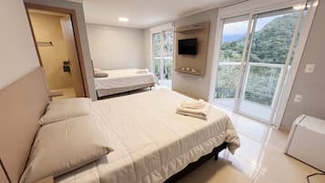 Family Quadruple Room | 1 bedroom, hypo-allergenic bedding, desk, free WiFi