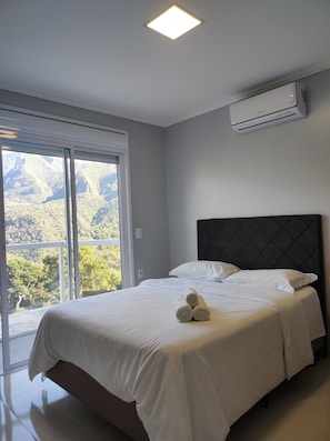 Traditional Double Room, 1 Bedroom, Private Bathroom, Mountain View