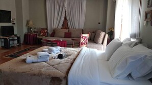 Room - House in the Village (Prosotsani)