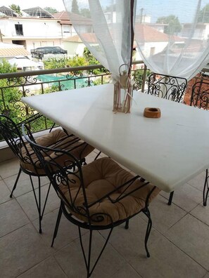 Studio, 1 Queen Bed with Sofa bed | Balcony