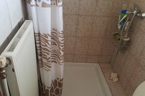 Studio, 1 Queen Bed with Sofa bed | Bathroom | Separate bathtub and shower, deep-soaking bathtub, hair dryer, towels