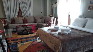 Room - House in the Village (Prosotsani)