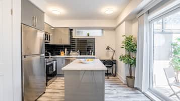 Exclusive Apartment, 2 Bedrooms, 2 Bathrooms | Private kitchen | Full-sized fridge, microwave, oven, stovetop