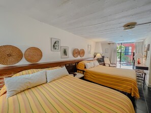 Ropa de cama hipoalergénica, espacio para trabajar con laptop y wifi 