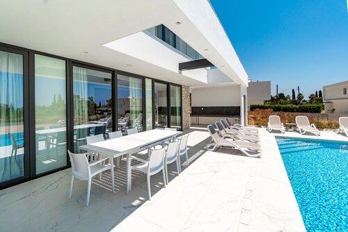 Villa Arsinoe by Ezoria Villas