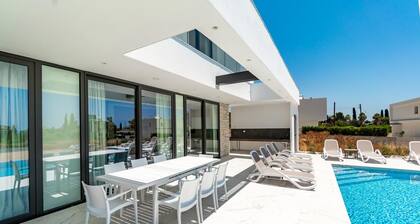 Villa Arsinoe by Ezoria Villas