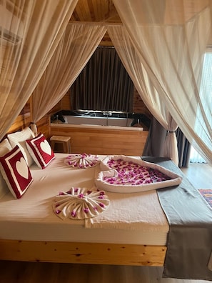 Romantic Double Room | Soundproofing, free WiFi - Tas Konak Butik Otel Bungalov (Demre)