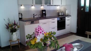 Réfrigérateur, four, plaque de cuisson, lave-vaisselle