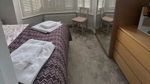 1 habitación y ropa de cama 