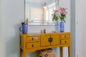 Departamento básico, varias camas | 2 habitaciones y ropa de cama 