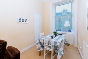 Basic Apartment, Multiple Beds | Dining - Spacious 4 Bedroom Apartment Near The Meadows/old Town (Edinburgh)