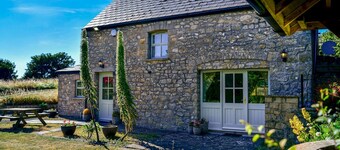 Cosy Rural 2 Bed Barn conversion close to Beach - Pass the Keys