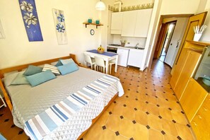 1 bedroom, iron/ironing board, free WiFi, bed sheets