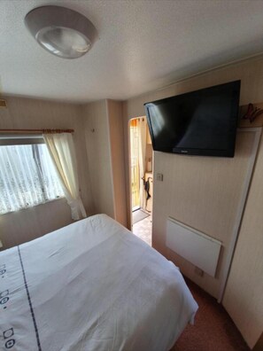 Apartment | 2 bedrooms, iron/ironing board, bed sheets