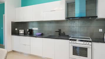 Nhà | Bếp riêng | Tủ lạnh, lò nướng, bếp nấu, máy rửa bát