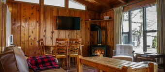 Rustic Muskoka Cabin on the Lake- Port Severn